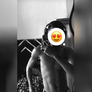 adeshile_, online dating profile photo