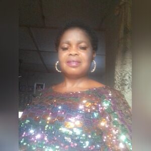 toyiniya, online dating profile photo