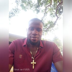onyeeze, online dating profile photo