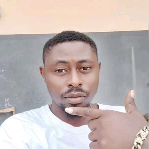 horlamiii, online dating profile photo