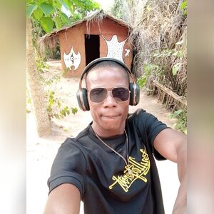 dchidex, online dating profile photo