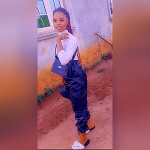 omoleabi, online dating profile photo