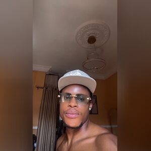 brownmag, online dating profile photo