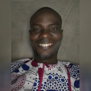 md728258, online dating profile photo