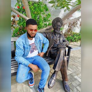 claz, online dating profile photo