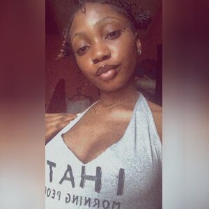 ayomiola, online dating profile photo