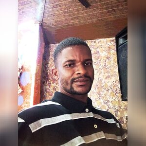 esk, online dating profile photo