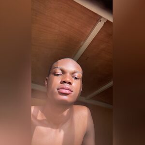 isiaqaww, online dating profile photo