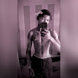 vnike, online dating profile photo