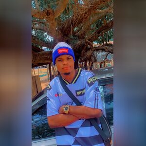 eluomuno, online dating profile photo