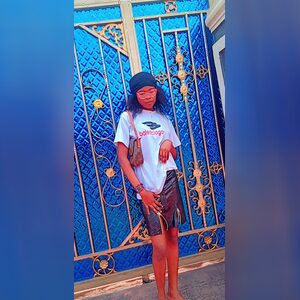 omobae, online dating profile photo