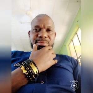 yomiolus, online dating profile photo