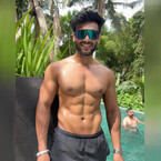 aman77, online dating photo