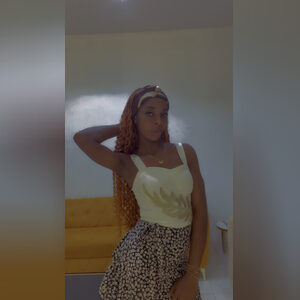 dera, online dating profile photo