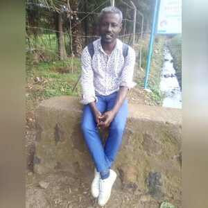 tayebiru, online dating profile photo