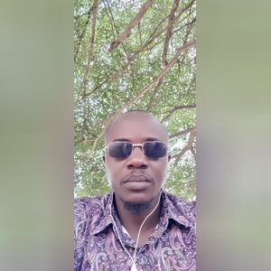 aadebola, online dating profile photo