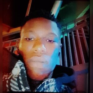 yomola10, online dating profile photo