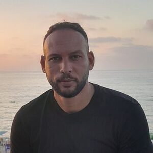zineddin, online dating profile photo