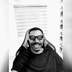 den, online dating profile photo