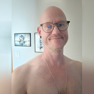 and5, online dating profile photo