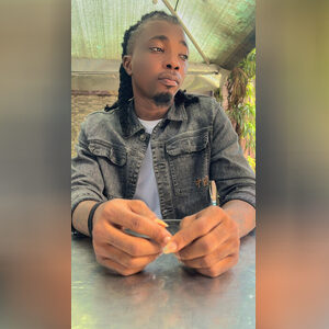 oluwaeuro, online dating profile photo