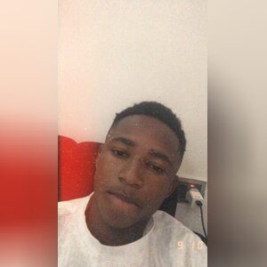 a0913077, online dating profile photo