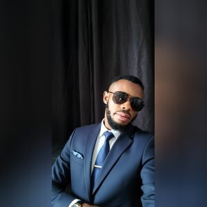 maxbiz, online dating profile photo