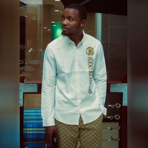 pst, online dating profile photo