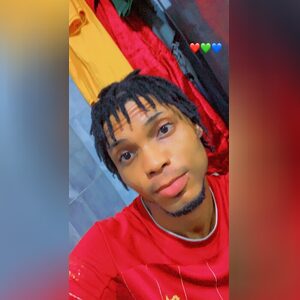 momentju, online dating profile photo