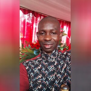 othuke, online dating profile photo