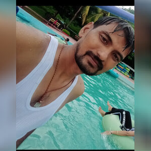 lramp, online dating profile photo