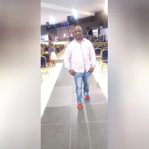 bobbyonc, online dating profile photo