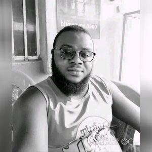 uladi100, online dating profile photo