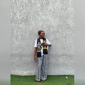 miss_yt, online dating profile photo