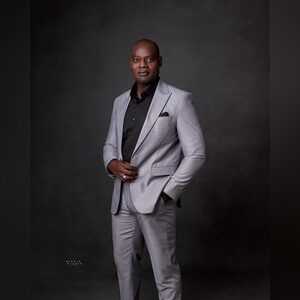 akinthom, online dating profile photo