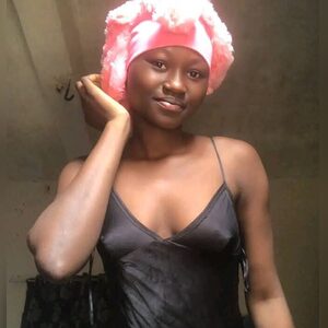 deebi, online dating profile photo