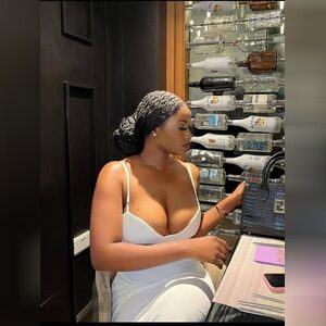 opamela, online dating profile photo