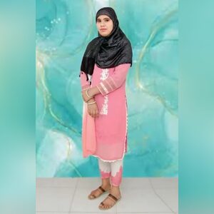 bushra, online dating profile photo