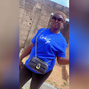 aadelabu, online dating profile photo