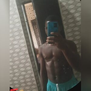 badbu, online dating profile photo