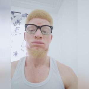 petecele, online dating profile photo
