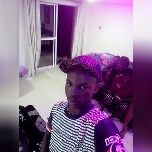 sde, online dating profile photo