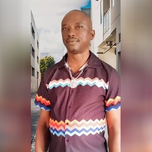 oobioma, online dating profile photo