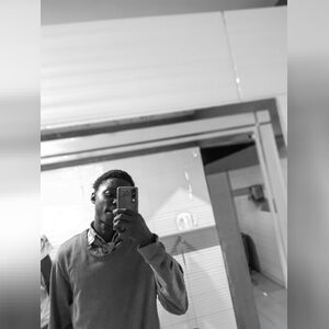 dami001, online dating profile photo