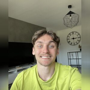 simonkarls, online dating profile photo