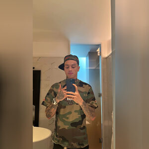 vnd, online dating profile photo