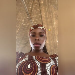 olu_, online dating profile photo