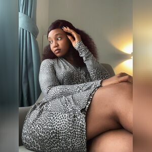 viann, online dating profile photo