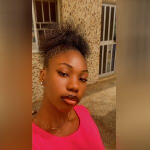 edie, online dating profile photo