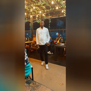 onosakpo, online dating profile photo